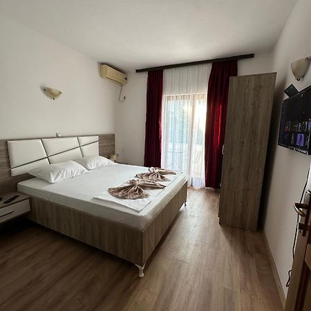 Rooms Ajllin 乌尔齐尼 外观 照片