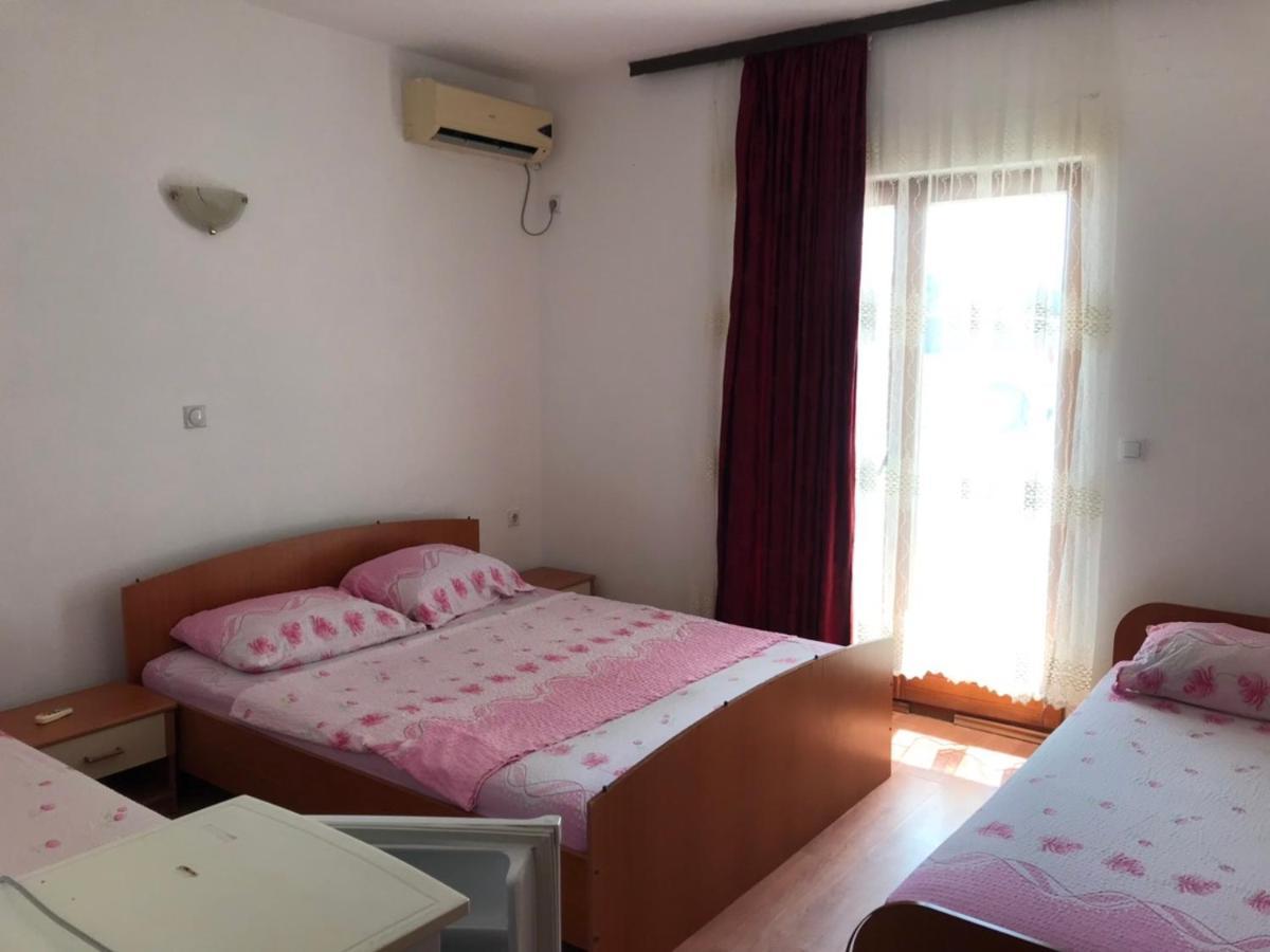 Rooms Ajllin 乌尔齐尼 外观 照片